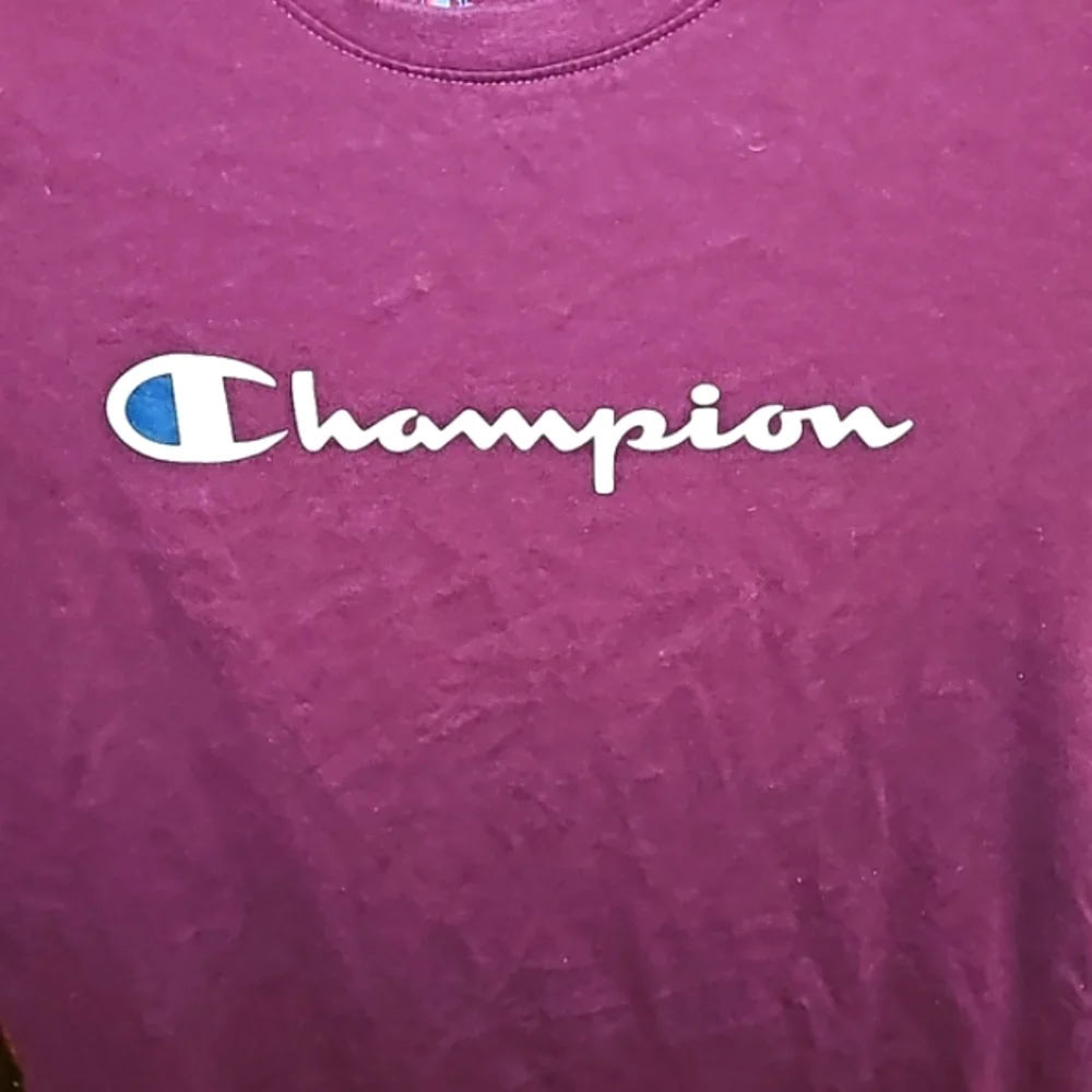 Girls youth sz xlg Champion tshirt!!!. Very nice
